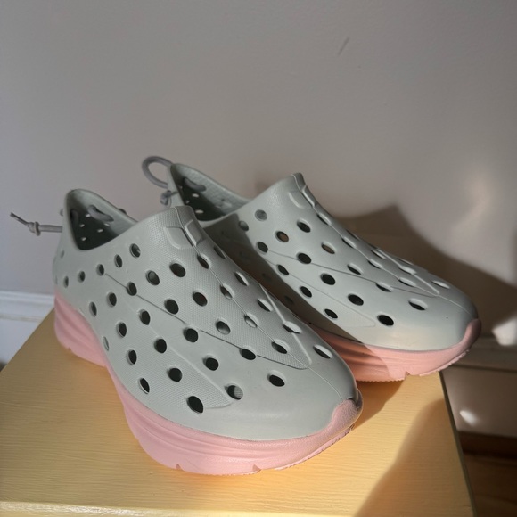 Women’s Kane Shoes - Picture 1 of 6